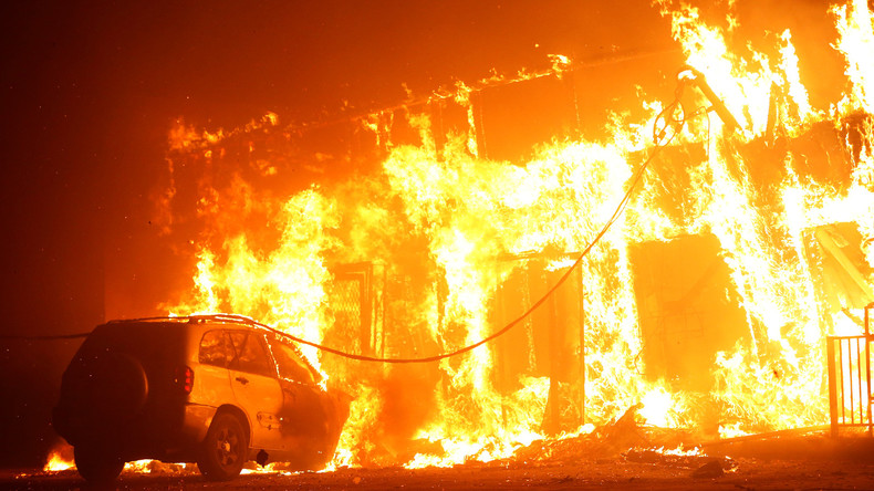 Buschfeuer in Nordkalifornien schlägt Tausende in die Flucht 