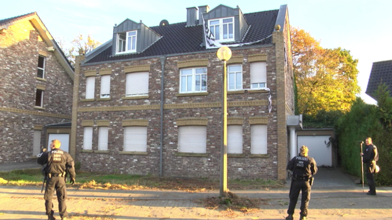 Polizei holt Hausbesetzer aus RWE-Häusern nahe Hambacher Forst 