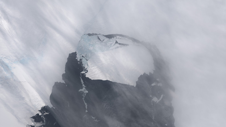 NASA präsentiert Eisberg in Form eines Sarges auf dem Weg in sein Jenseits