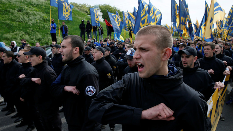Ukrainisches Asow-Bataillon soll rechtsextreme US-Gruppen ausgebildet haben (Video)