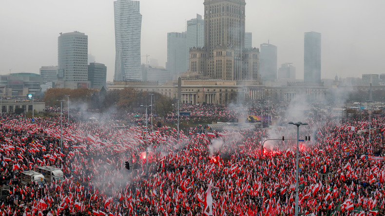 "Für ein weißes und katholisches Polen" - 250.000 Nationalisten marschieren in Warschau