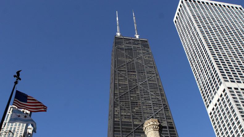 Chicago: Fahrstuhl stürzt im Wolkenkratzer 84 Stockwerke tief – Insassen kommen mit Schock davon