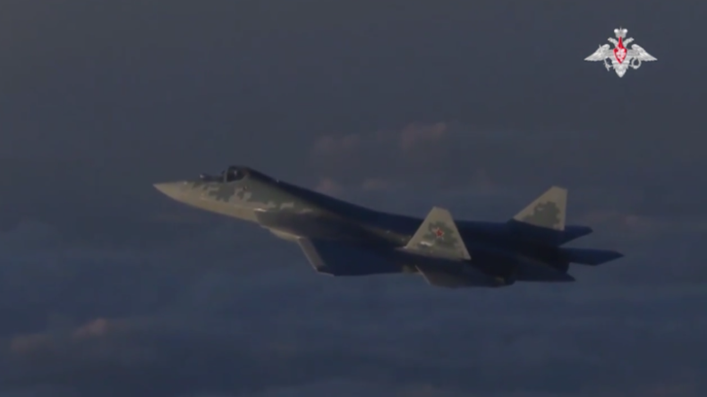 "Unter Bedingungen einer realen Kampfsituation": Video zeigt neuesten Kampfjet Russlands über Syrien