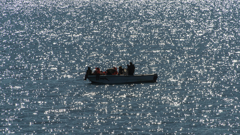 18 Migranten auf Booten im Ärmelkanal aufgegriffen
