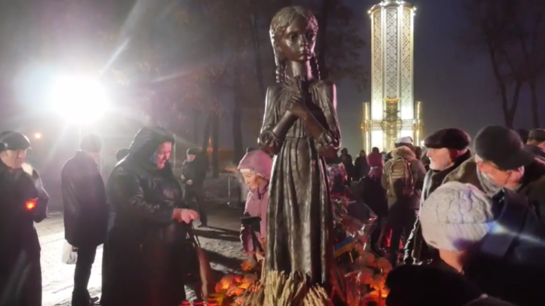 Ukraine: Hunderte Menschen gedenken der Opfer der ukrainischen Hungersnot in Kiew