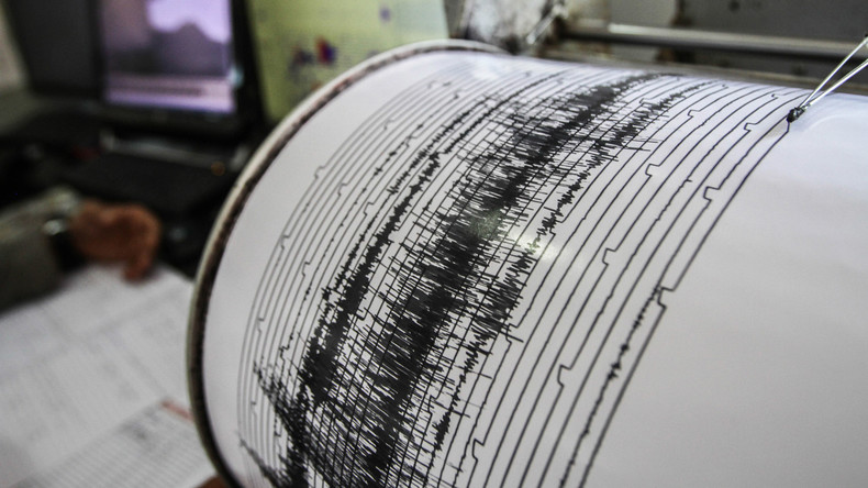 Erdbeben erschüttert Westen Irans - über 600 Verletzte
