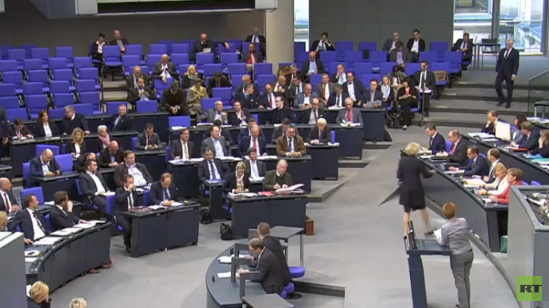 LIVE: Bundestag debattiert UN-Migrationspakt