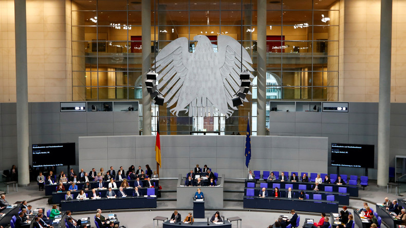 Bundestag stimmt für UN-Migrationspakt