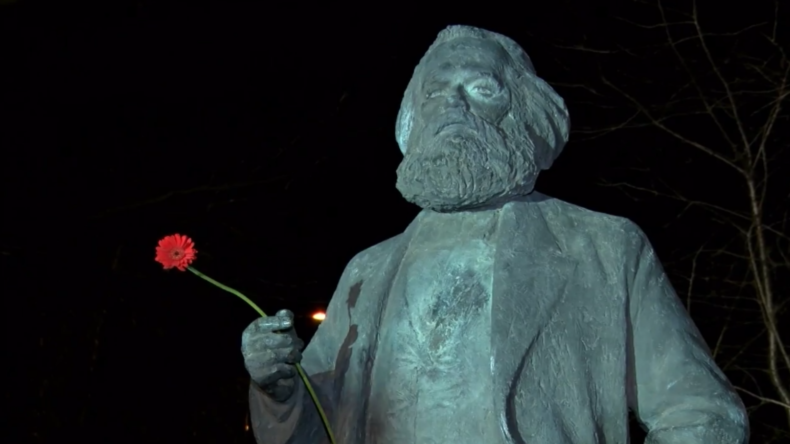 Deutschland: Neubrandenburg enthüllt nach 16 Jahren Statue von Karl Marx