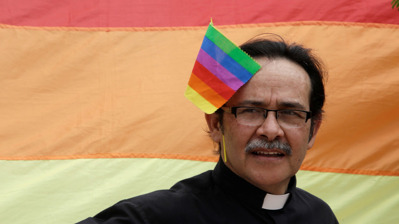 Papst besorgt wegen Homosexualität in Kirche