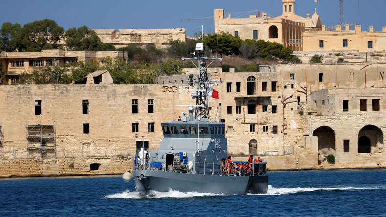 Spanisches Fischerboot mit Migranten darf nach Malta 