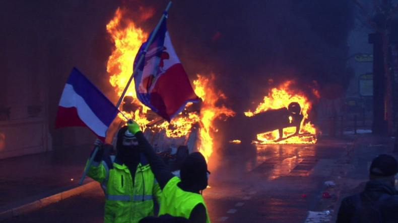 Gelbwesten-Proteste gegen Austerität in Paris -  Stadt der Liebe versinkt im Chaos 