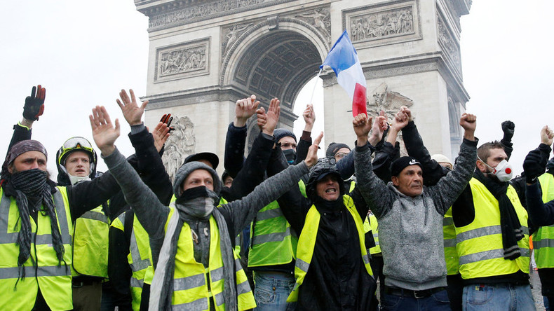 Es ist offiziell: Frankreichs Regierungschef setzt nach massiven Protesten Steuererhöhung aus 