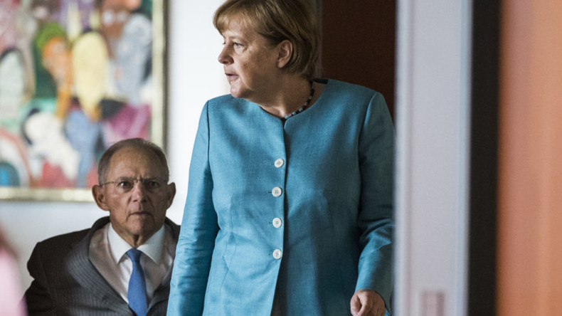 Isch over, Angela? Schäuble outet sich als Merz-Unterstützer