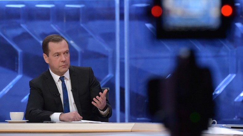 LIVE: "Gespräch mit Dmitri Medwedew" – Russlands Ministerpräsident zieht Jahresbilanz