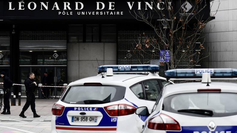 Paris: 66-jähriger Lehrer an Hochschule erstochen 