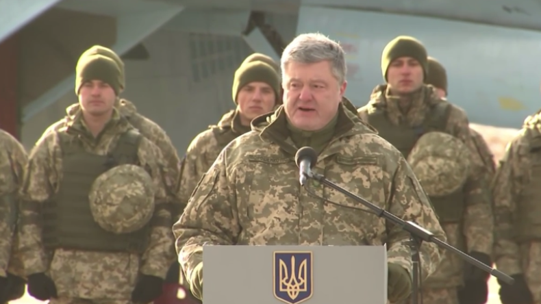 Poroschenko entsendet Luftlandetruppen an Grenze zu Russland: "Werden jede Bedrohung beseitigen"