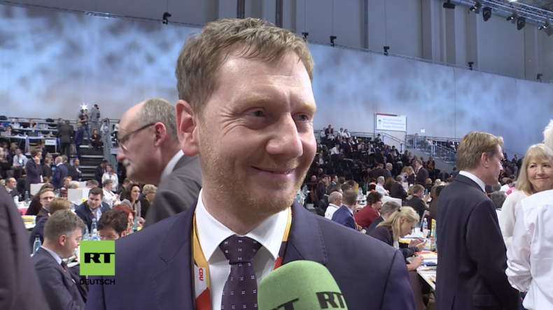 Reaktionen prominenter CDU-Delegierter zur Wahl von Kramp-Karrenbauer (Videos)