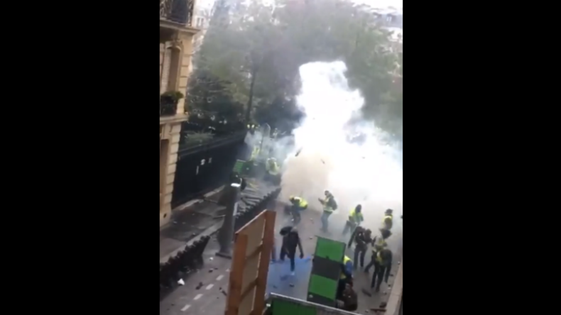 Frankreich: Vier krasse Videos von Gelbwesten – Protestler gegen Polizisten, Antifa gegen Faschisten