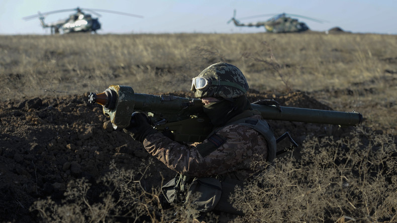 Vor blutiger Eskalation im Donbass? US-Ausbilder trainieren ukrainische Rechtsextreme an der Front