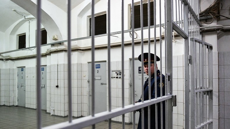 Strafvollzugsbehörde: Zahl der Inhaftierten in russischen Gefängnissen auf Rekordtief 