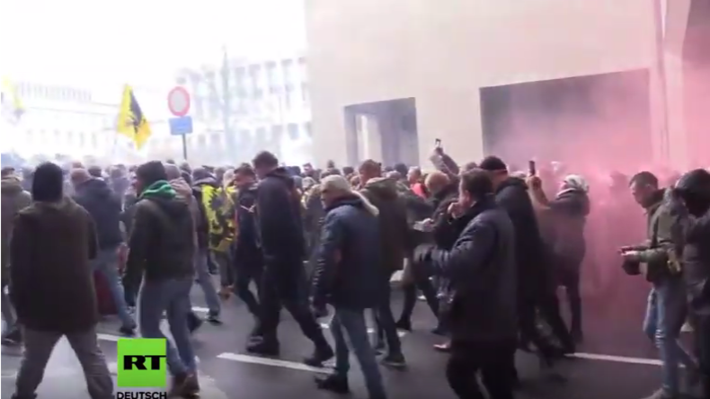 Video: Proteste gegen den UN-Migrationspakt in Brüssel