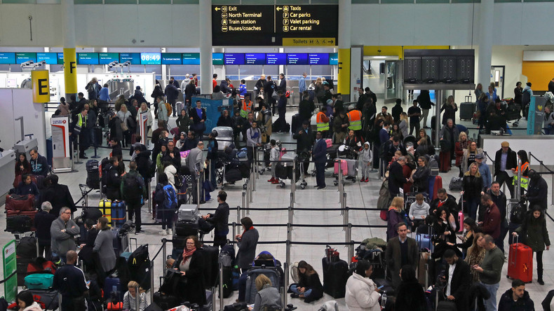 Start- und Landebahn am Londoner Flughafen Gatwick nach langem Stillstand wieder geöffnet 