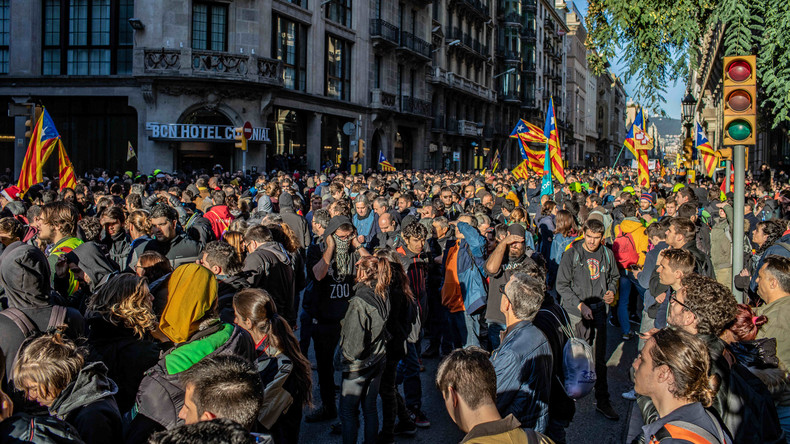 Katalonien: Proteste gegen Sitzung der spanischen Regierung in Barcelona