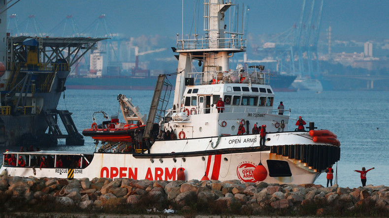 Rettungsschiff mit mehr als 300 Migranten in Spanien eingetroffen 