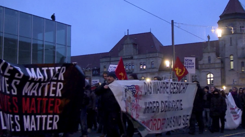 Dessau: Hunderte Antifaschisten und Aktivisten gedenken verbranntem Asylbewerber Oury Jalloh