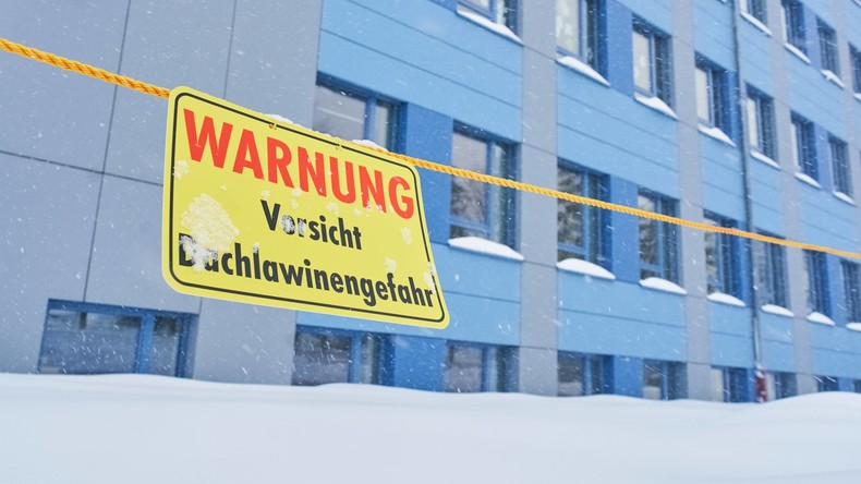 In Oberbayern mehr als 20 Zentimeter Neuschnee - Unfälle und Straßensperrungen