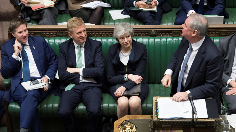 LIVE ab 14 Uhr: Theresa May muss sich nach Brexit-Debakel Misstrauensvotum im Parlament stellen 