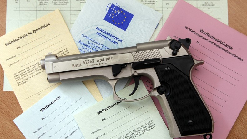 "Entwaffnungs-Diktat der EU": Schweizer erzwingen Referendum über Verschärfung des Waffengesetzes