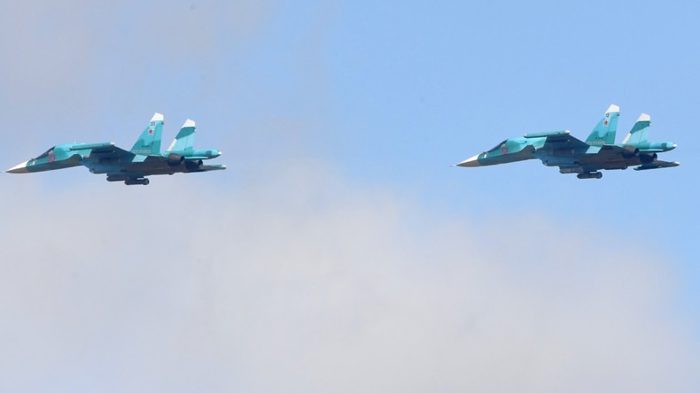 Zwei russische Jagdbomber über der See zusammengestoßen - beide Piloten tot geborgen