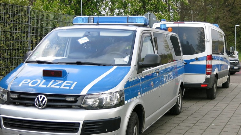 Großeinsatz in Hessen: Polizei sucht mit Hubschrauber nach bewaffneter Frau 