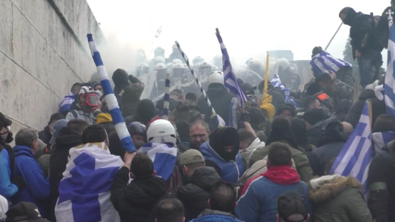 Griechenland: Gewaltsame Zusammenstöße – Zehntausende demonstrieren gegen Namensdeal mit Mazedonien