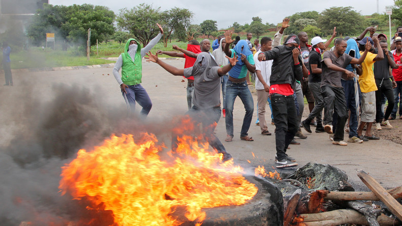 Südafrika erwägt Rettungsaktion für krisengeplagtes Nachbarland Simbabwe