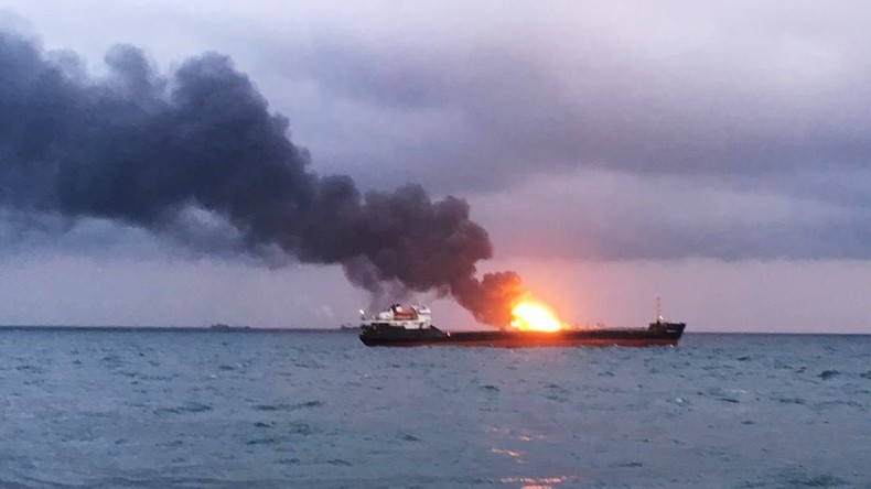 Zwei Frachtschiffe brennen vor Meerenge von Kertsch – mindestens elf Tote