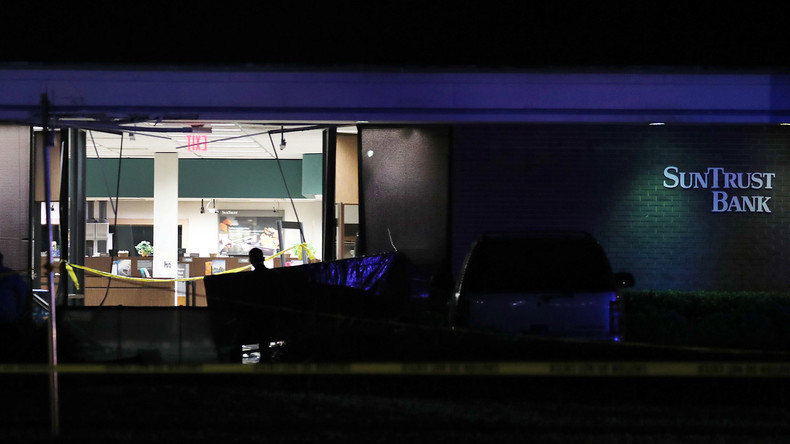 21-Jähriger erschießt mindestens fünf Menschen in Bank in Florida