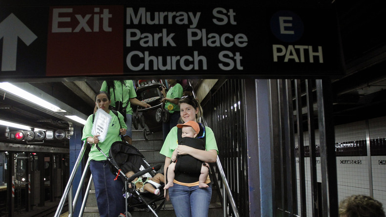 "Hätte jede treffen können": Mutter stirbt nach Treppensturz mit Kinderwagen in New Yorker Metro