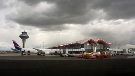 Interesse? Madrider Flughafen sucht Besitzer eines Flugzeugs