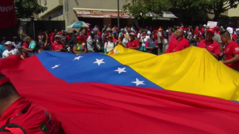 Venezuela: Ölarbeiter marschieren durch Caracas zur Unterstützung von Maduro
