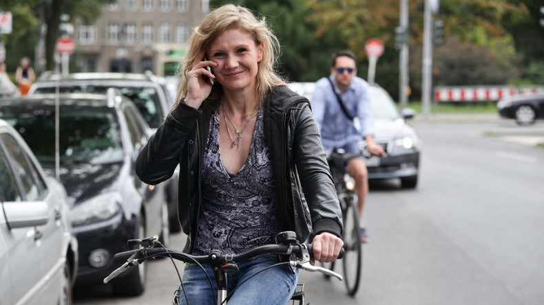 Niederlande verbieten Telefonieren beim Radfahren