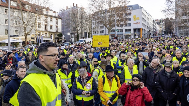 LIVE: Gelbwesten-Demonstration gegen Dieselfahrverbot in Stuttgart 