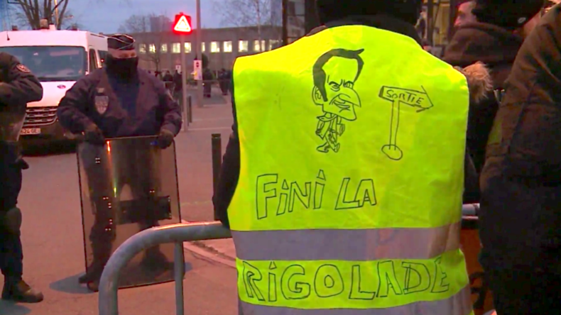 Frankreich: Gelbwesten warnen Macron vor einem "Jahr in Gelb"