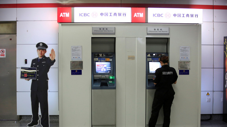 Sicherheitslücke genutzt: Bankmitarbeiter hebt 1 Million Euro von Geldautomaten ab – 10 Jahre Haft