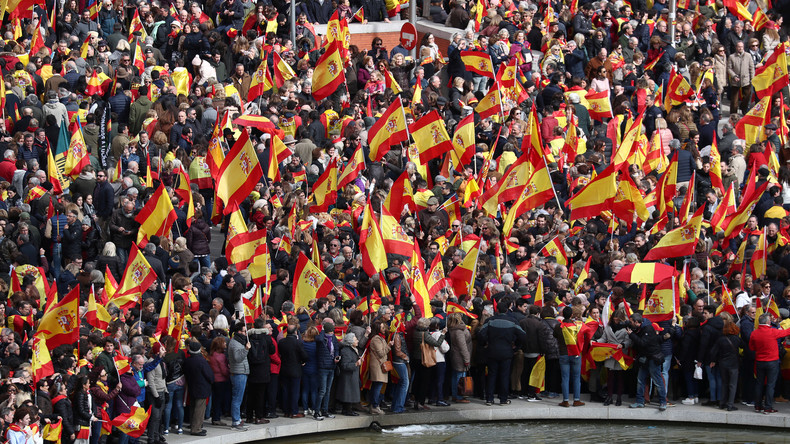 LIVE: Tausende demonstrieren in Madrid gegen die Katalonienpolitik von Sánchez