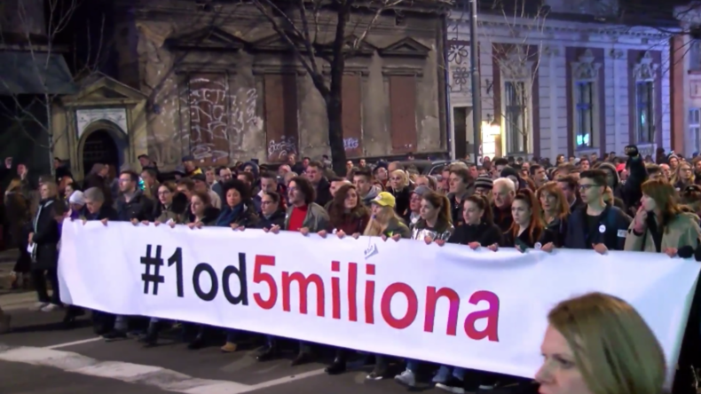 Serbien: Tausende versammeln sich in Belgrad zu Protesten gegen die Regierung