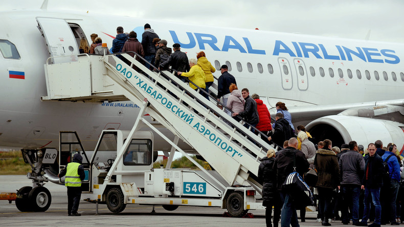 Russland: Passagiere stürzen von Fluggastbrücke – Fünf Verletzte