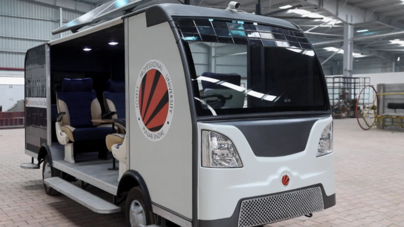Indien: Studenten entwickeln einen autonomen und solarbetriebenen Bus